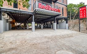 RedDoorz Syariah @ Babadan Baru Jakal