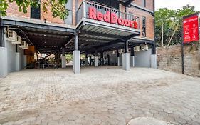 RedDoorz Syariah @ Babadan Baru Jakal